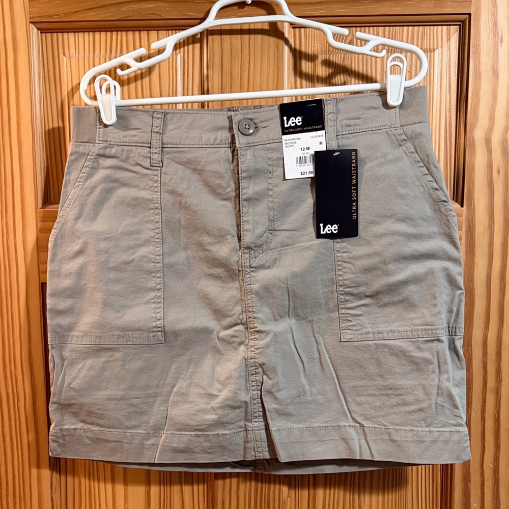Lee, women’s skort, khaki color, size 12 NWT